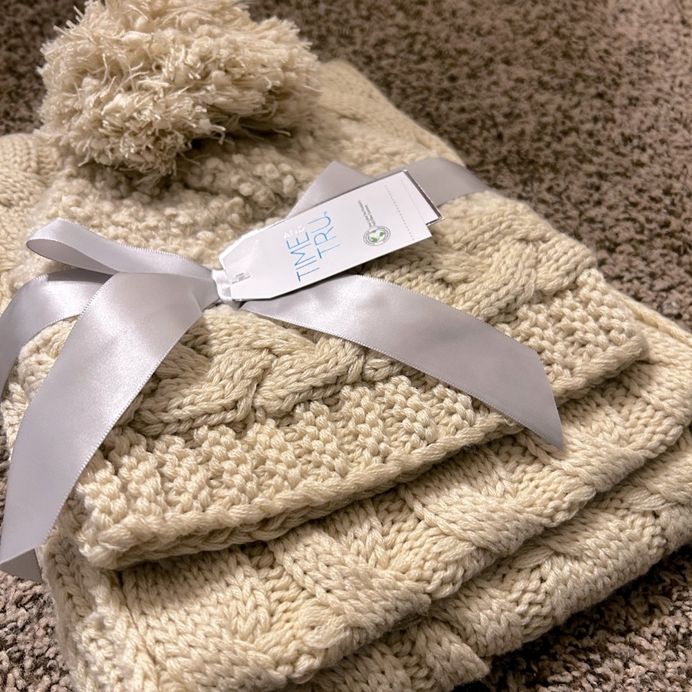 NWT Matching Scarf & Hat Set